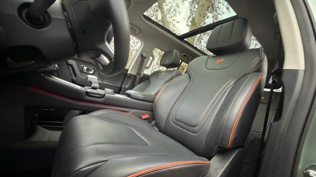 Jetour T1 - Reseña Completa Asientos delanteros en ecocuero del Jetour T1 2026