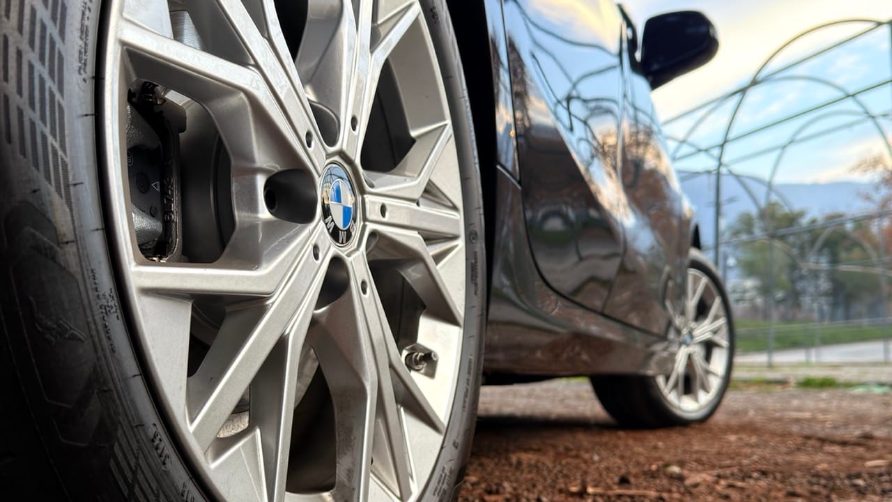 BMW Serie 1 - Reseña Completa Llantas BMW Serie 1 120 2026 aro 17