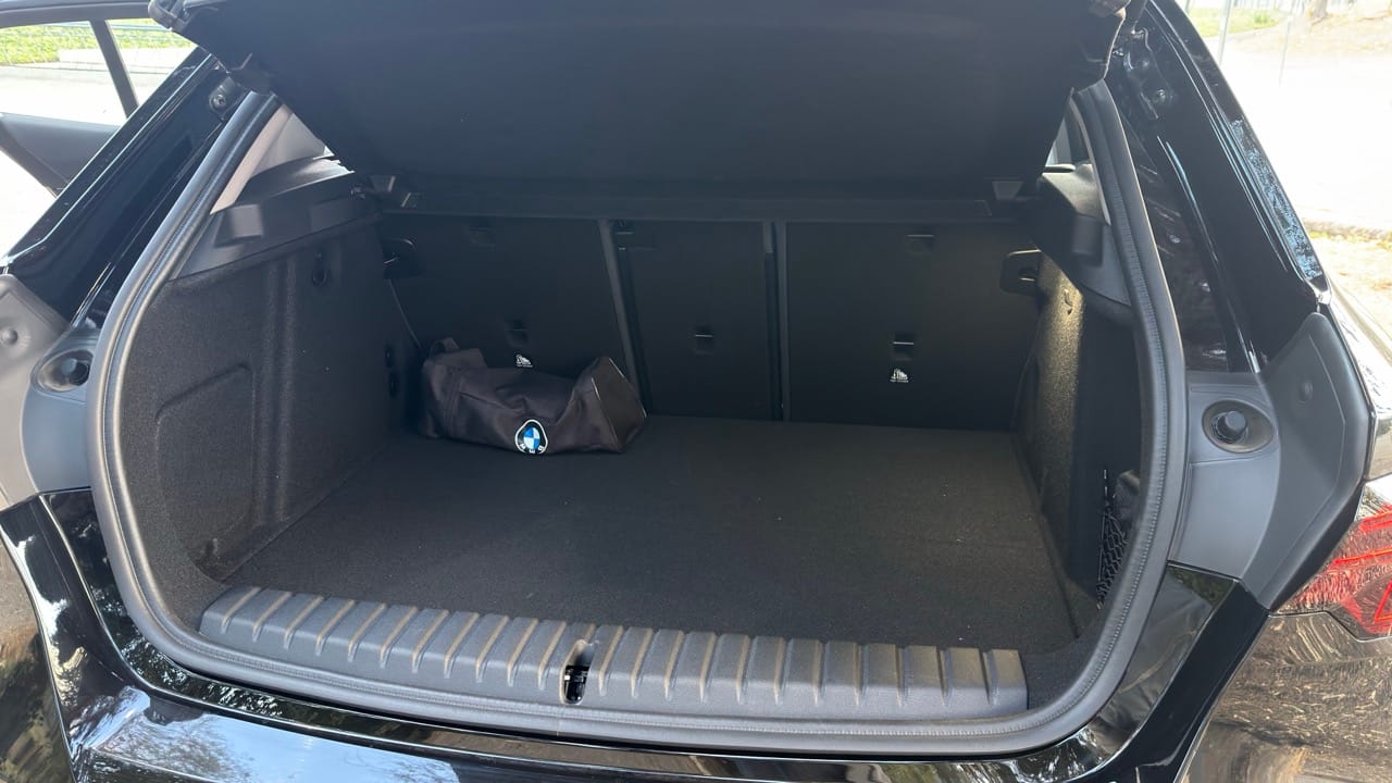 BMW Serie 1 - Reseña Completa Maletero BMW Serie 1 120 2026 — 380 litros