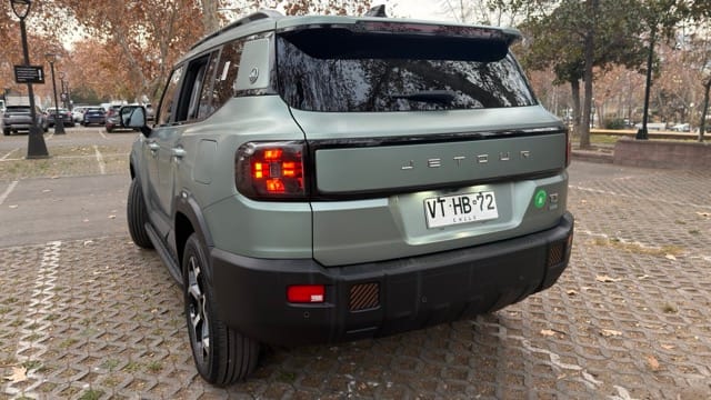 Jetour T1 - Reseña Completa Vista trasera exterior del Jetour T1 2026 PHEV